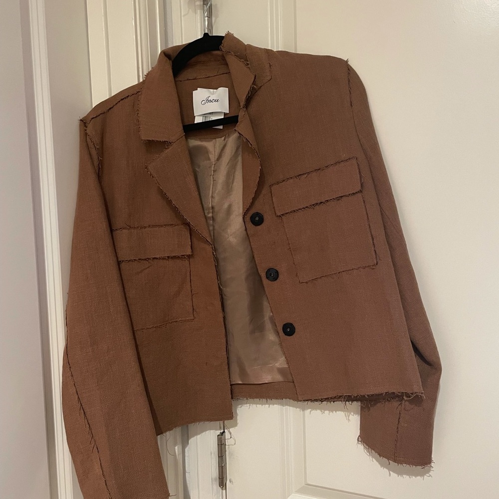 Incu cropped blazer